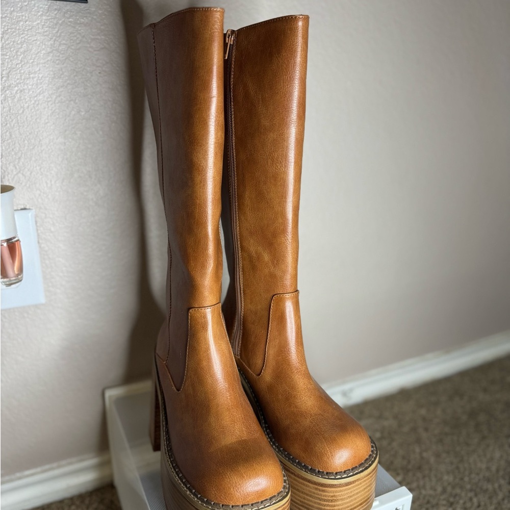 dELiA*s Brown Heeled Platform Boots